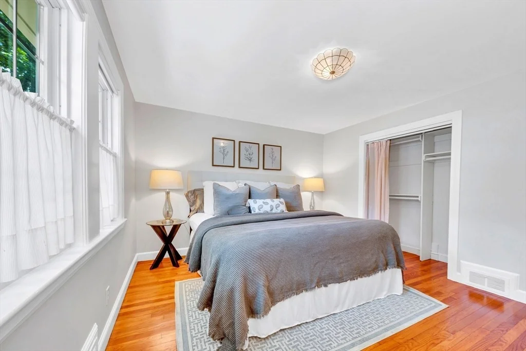 Photo of 43 Plain Rd