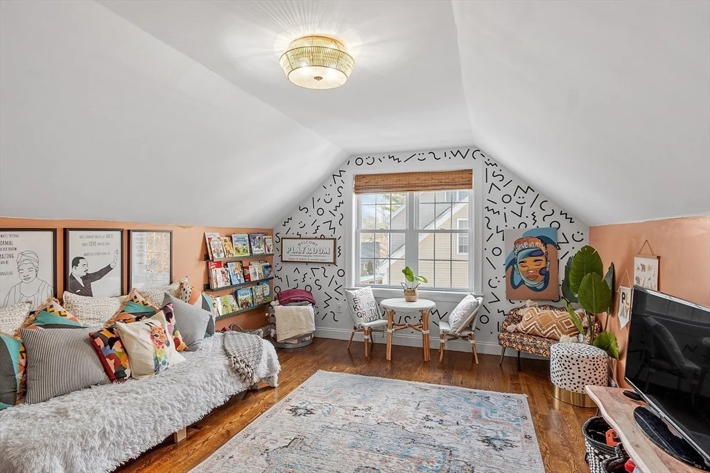 Photo of 75 Chestnut St