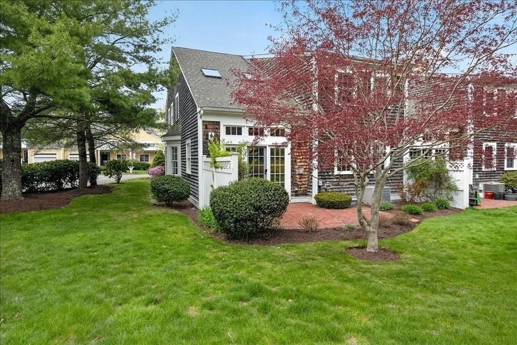 Photo of 14 Whiting Ln