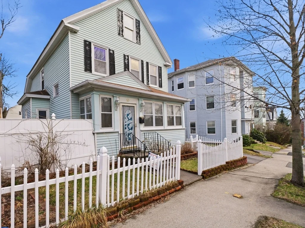 Photo of 10 Almont Ave