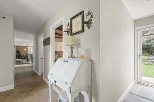 Photo of 5 Lancaster Ln
