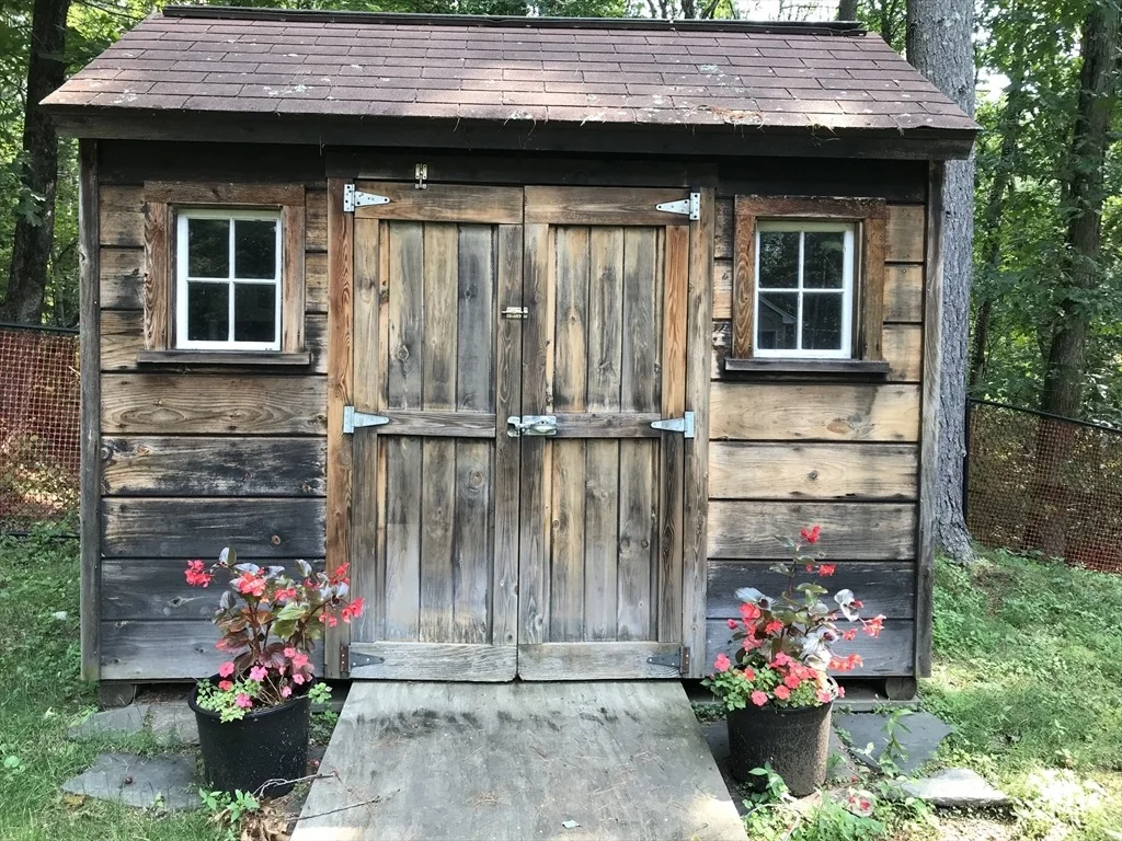Photo of 469 Sylvester Rd