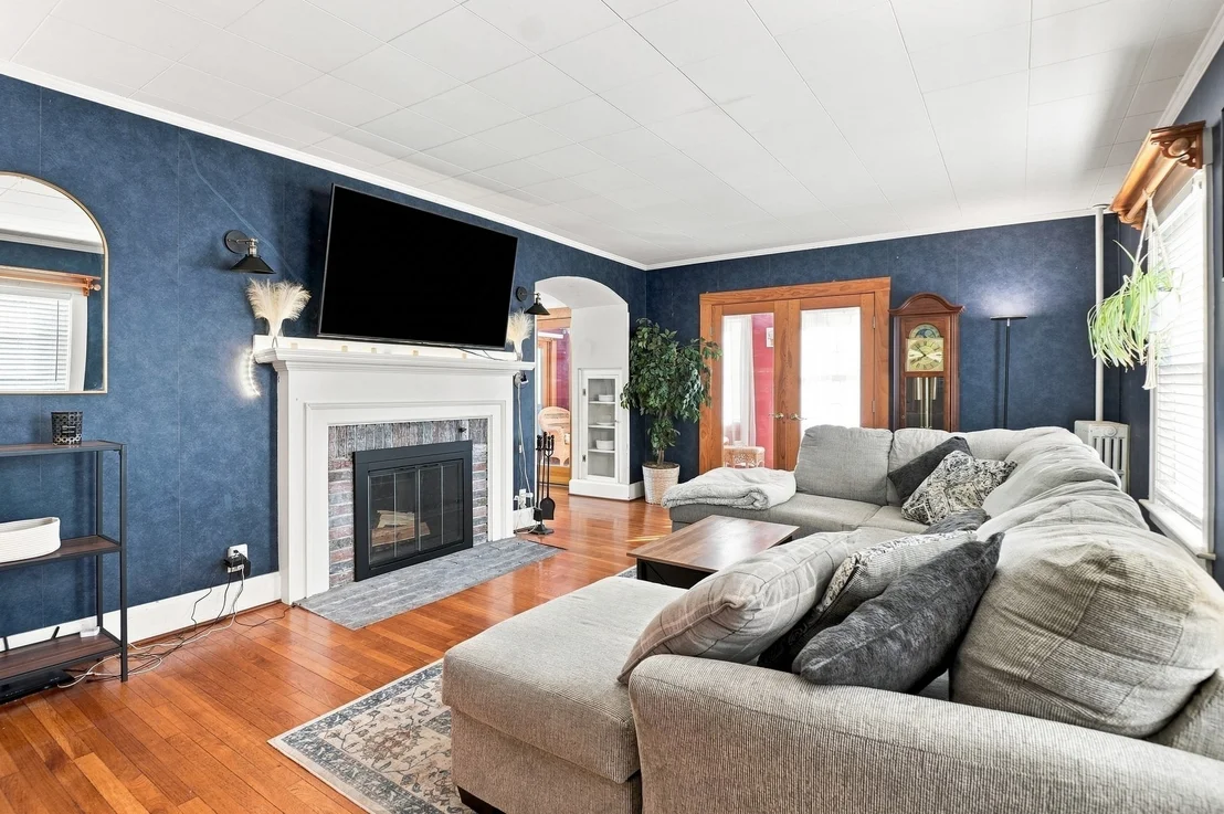 Photo of 43 Klebart Avenue