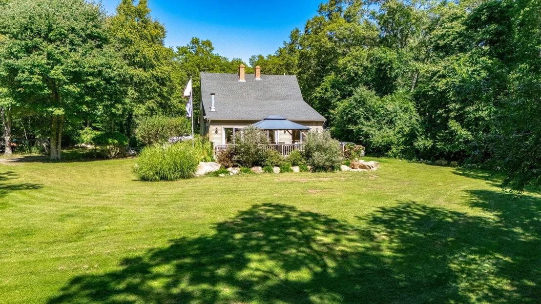 Photo of 2 Monument Dr