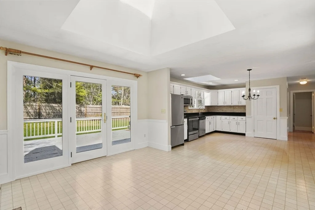 Photo of 492 Delano Rd