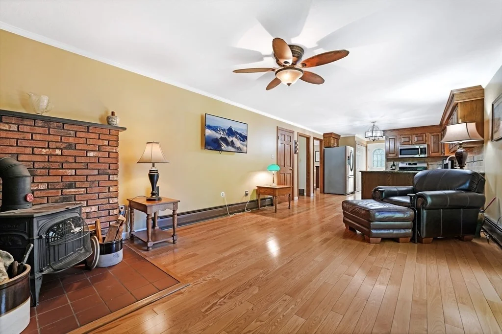 Photo of 757 Middle Rd