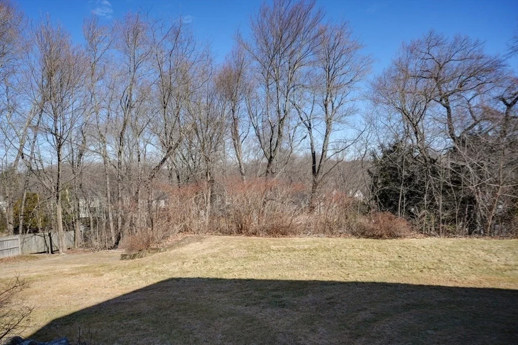 Photo of 8 Crestview Dr