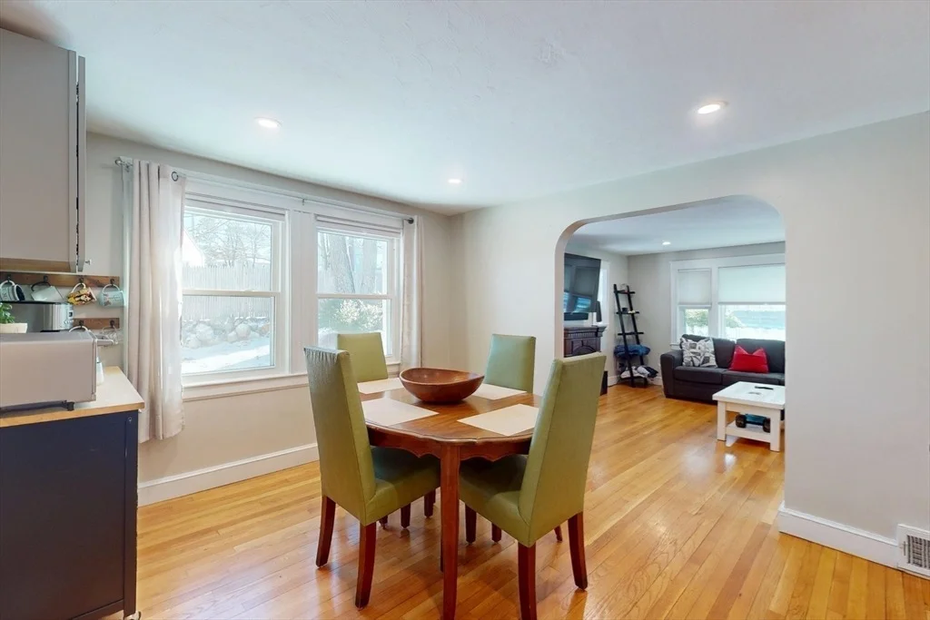 Photo of 1393 Trapelo Road