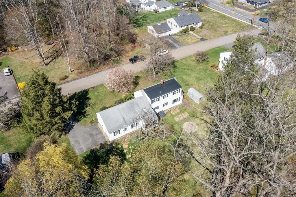 Photo of 40 Ivy Dr