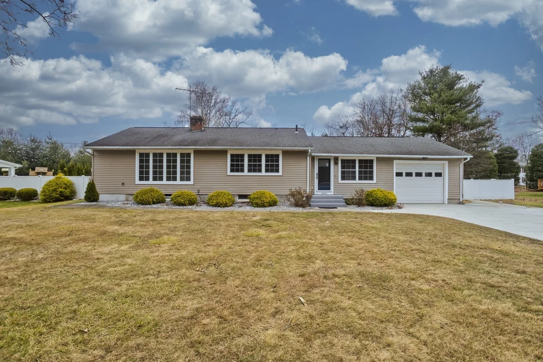 Photo of 1066 Piper Rd