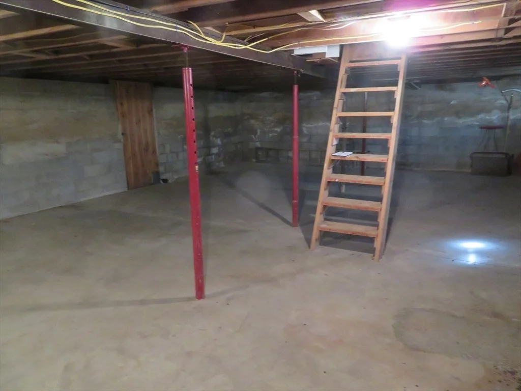 Photo of 103 King Philip Rd