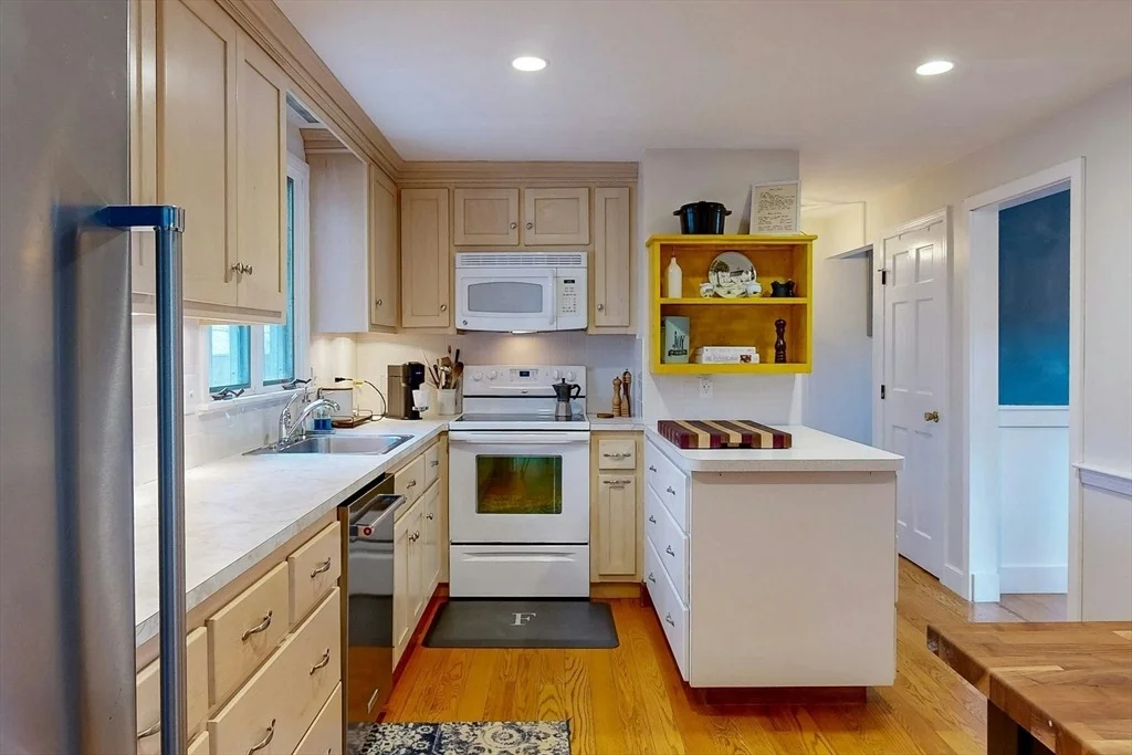 Photo of 65 Colonial Rd