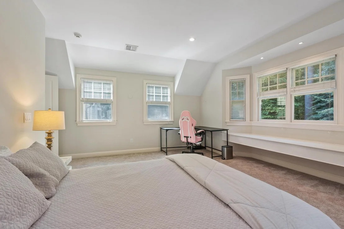 Photo of 130 Summer St