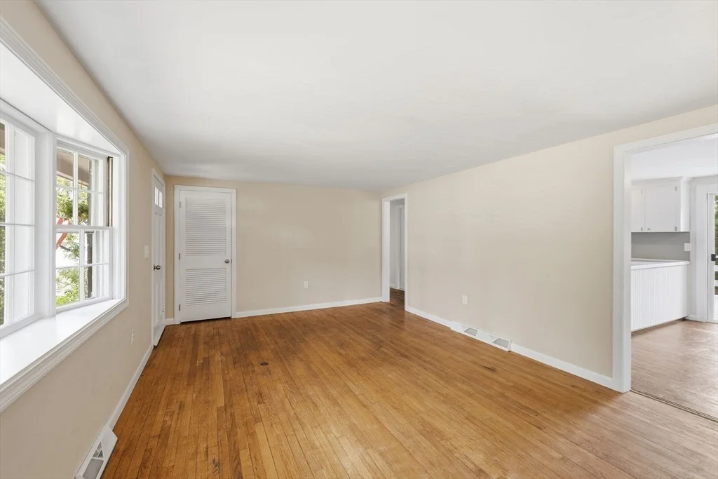 Photo of 90 Castlewood Circle