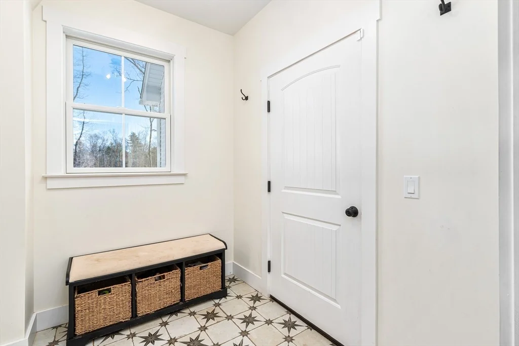 Photo of 102 Bogan Rd