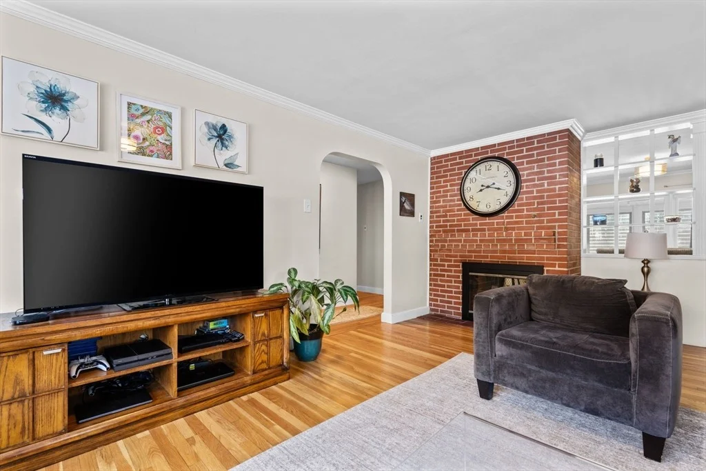 Photo of 345 Main St