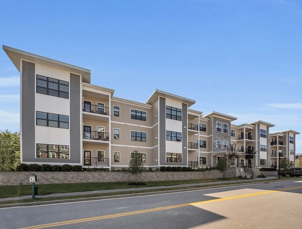 Photo of Unit 307 at 55 Pointe Place