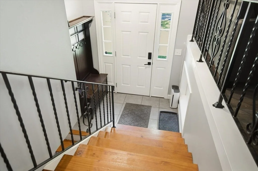 Photo of 10 Buttonwood Rd