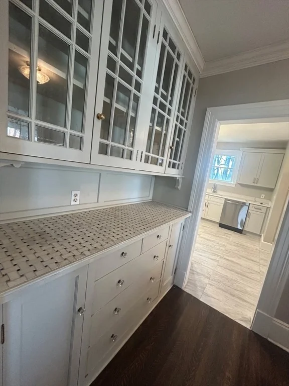 Photo of 122 Bellevue Ave