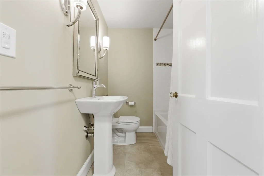 Photo of 31 Fuller Rd