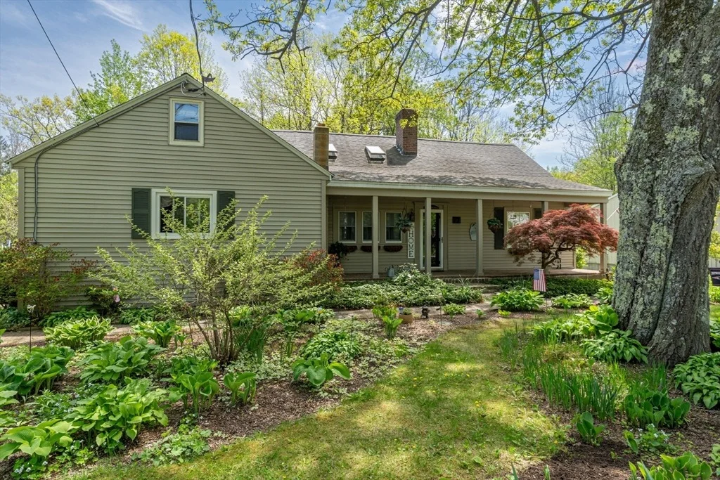 Photo of 77 Center St