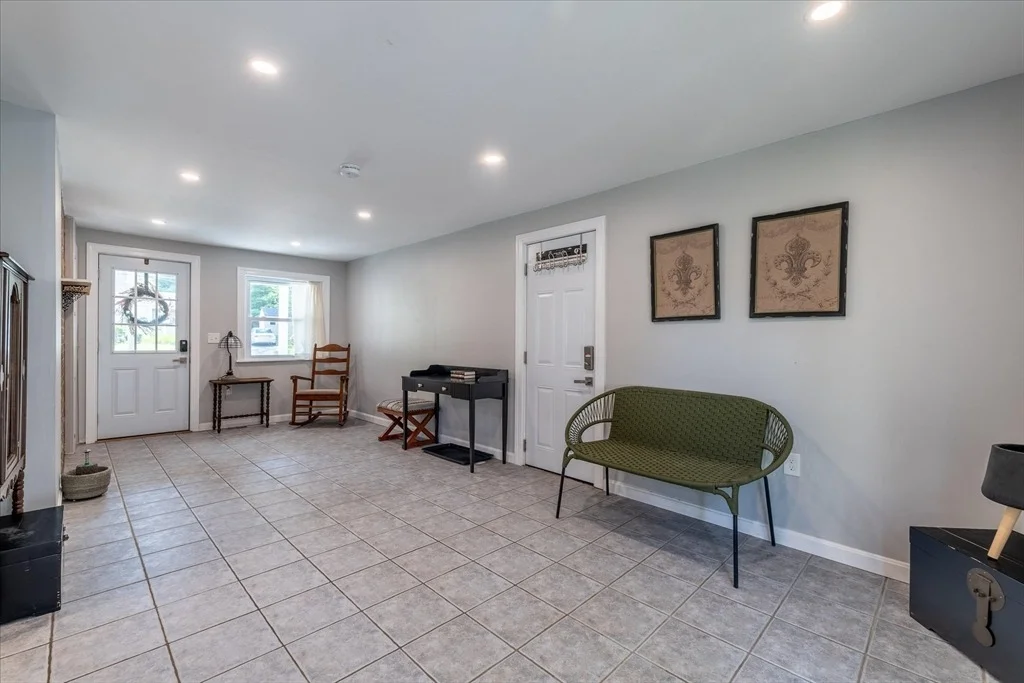 Photo of 13 Curley Dr