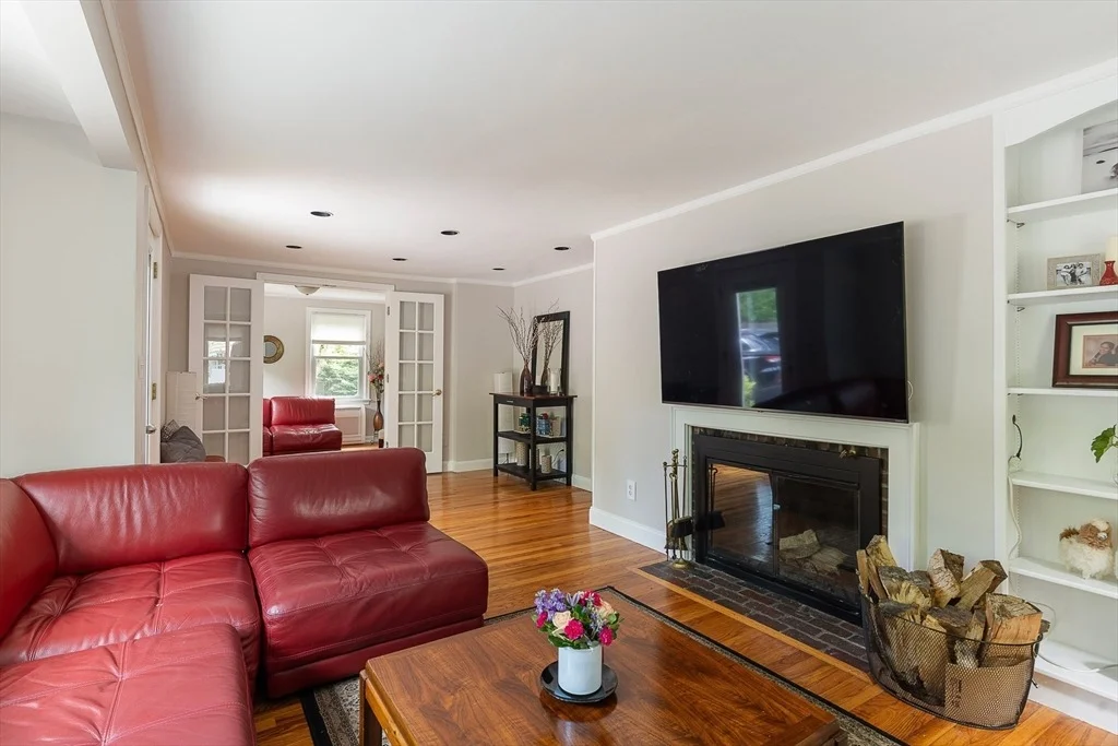 Photo of 389 Commonwealth Rd.