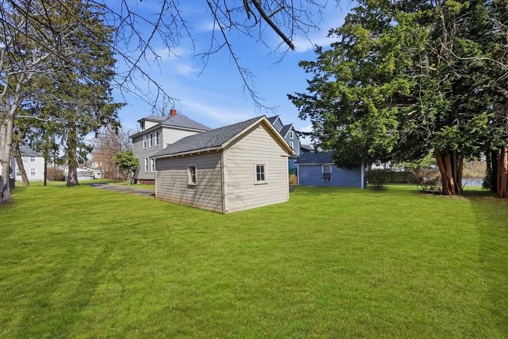 Photo of 32 Allen Ave