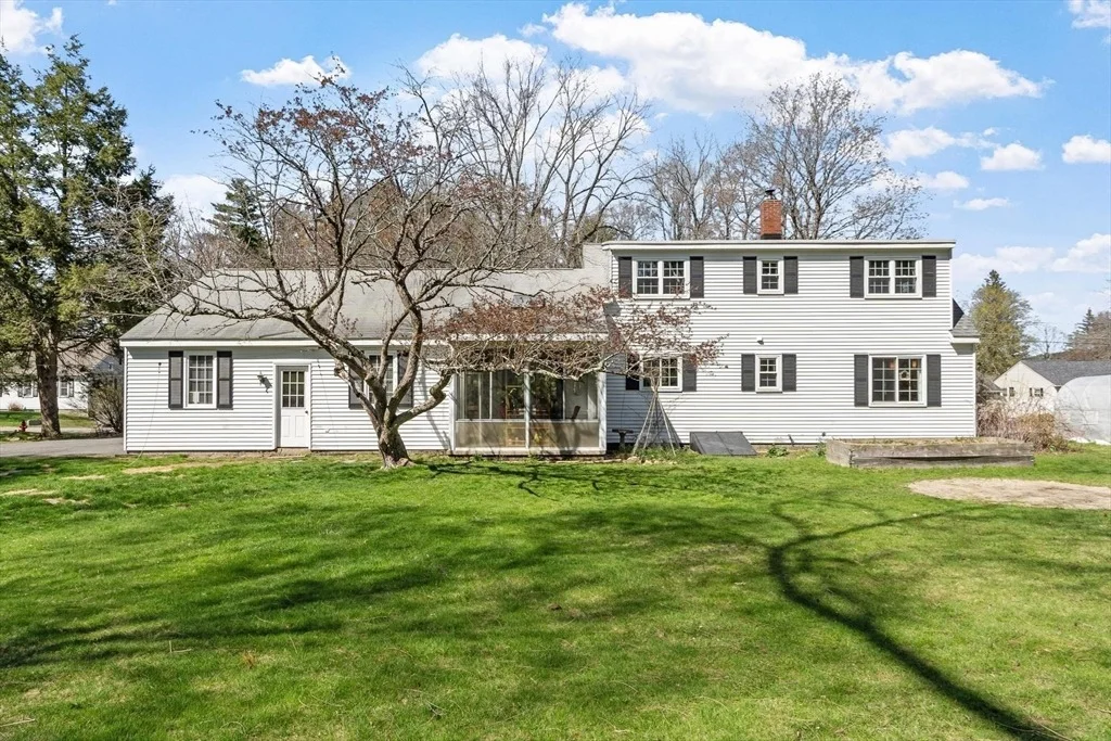 Photo of 40 Ivy Dr