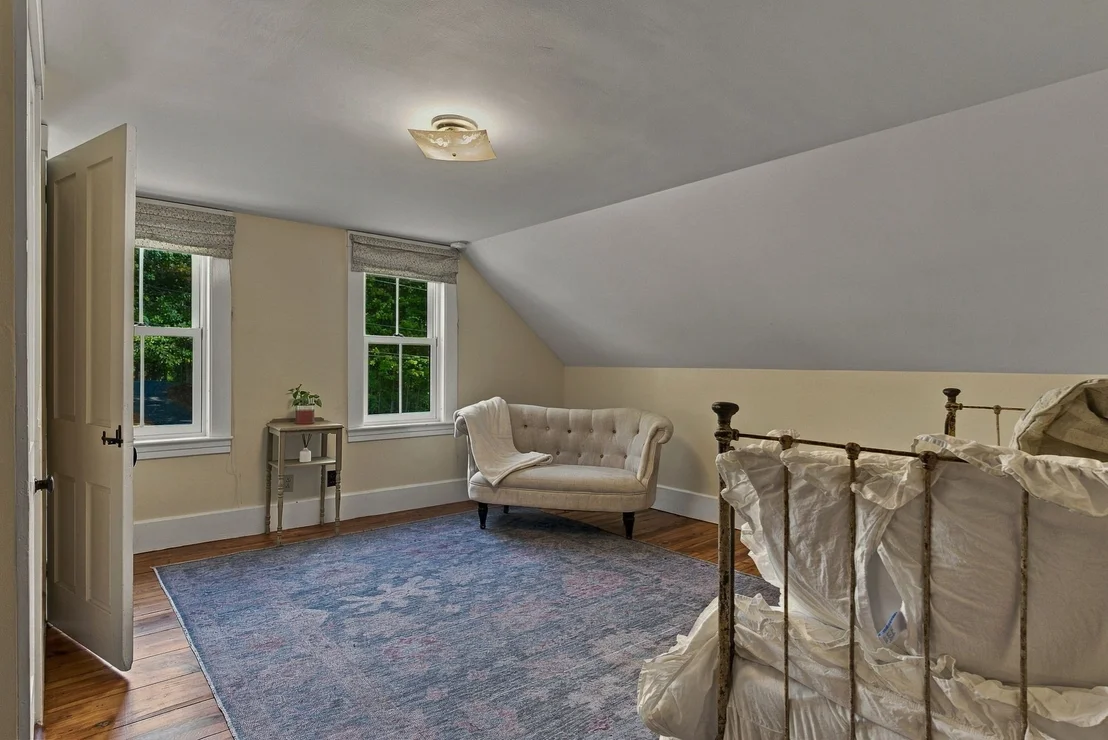 Photo of 191 Damon Rd