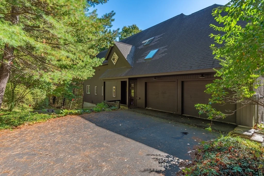 Photo of 100 Larkspur Dr