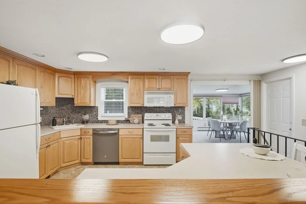 Photo of 221 Glenoak Dr