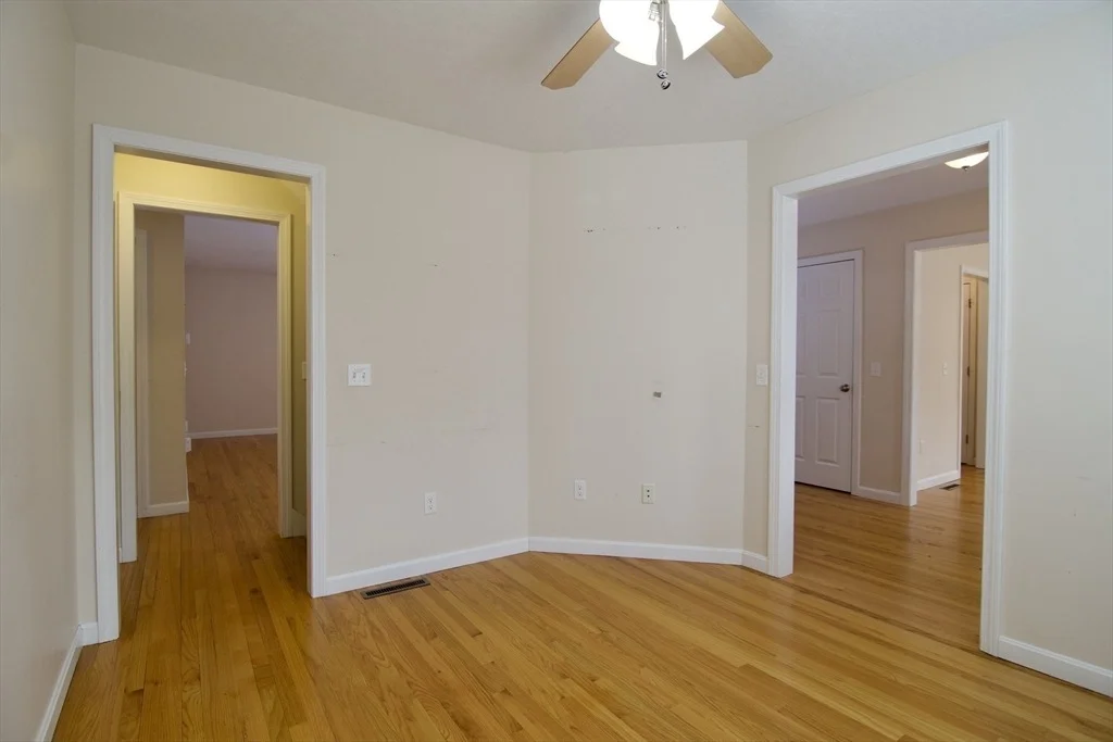 Photo of 114 Barrington Dr