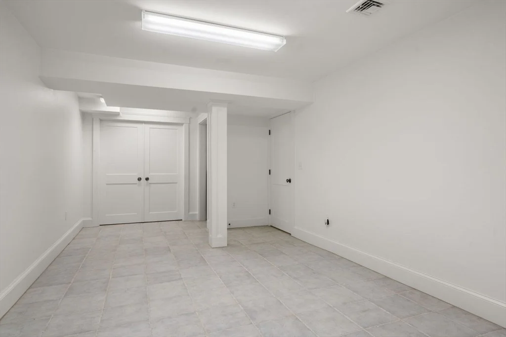 Photo of 32 Perry Lane