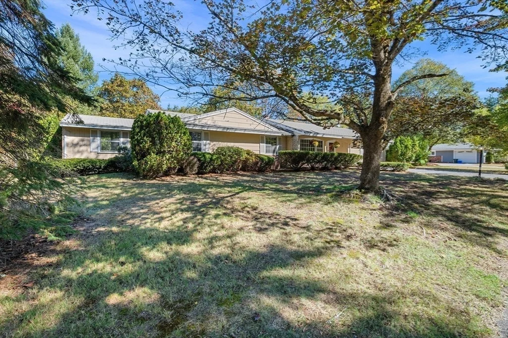 Photo of 8 Intervale Ave