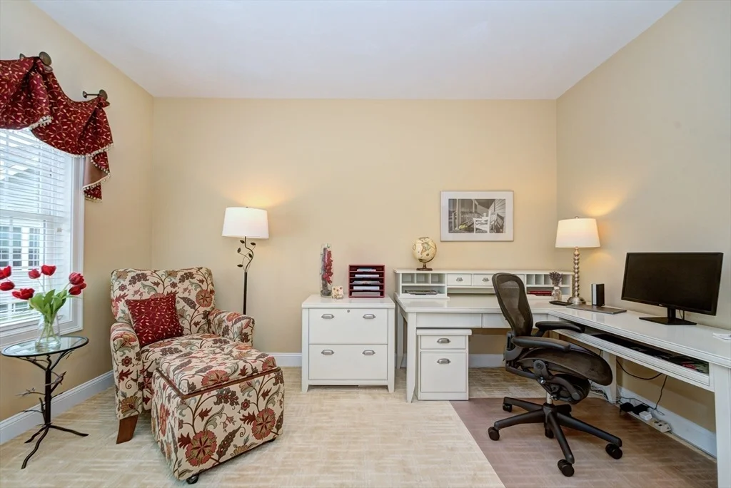 Photo of Unit 10 at 10 Dunrobin Cir