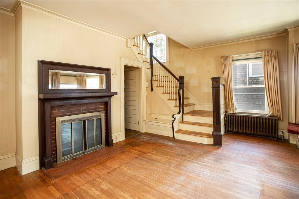 Photo of 888 Rock St