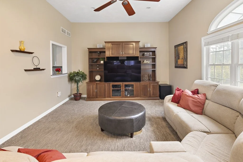 Photo of 40 Brewster Dr