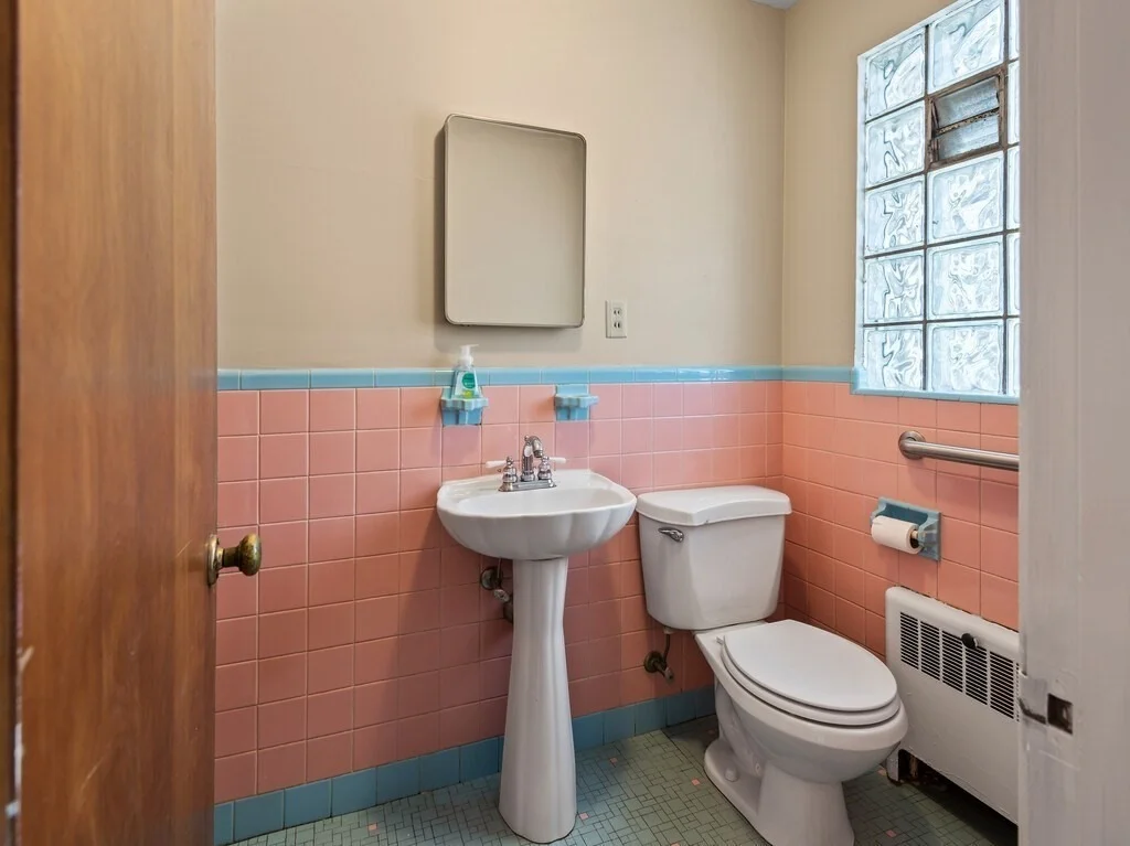 Photo of 42 Ellis Dr.