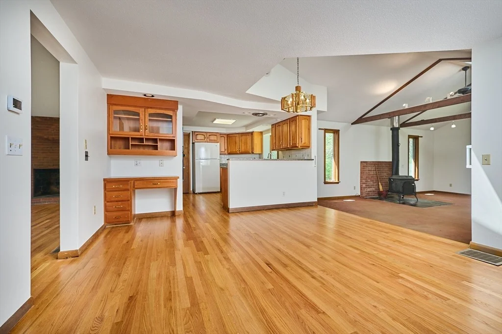 Photo of 89 Pondview Dr