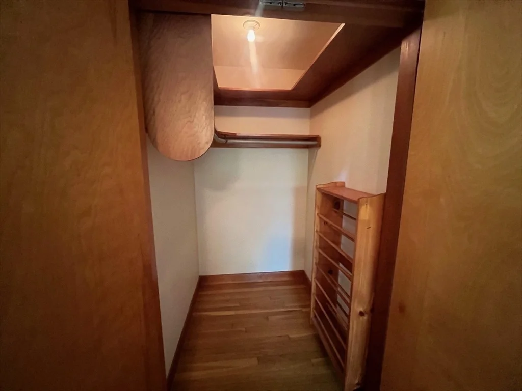 Photo of 17 Silver St Ext