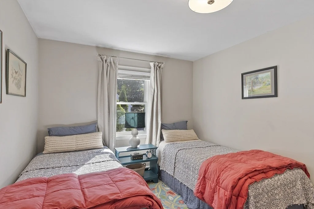 Photo of 16 Jonathan Dr