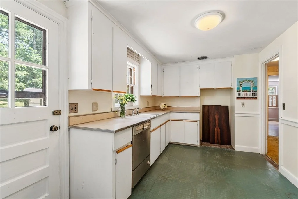Photo of 10 Taylor Lane