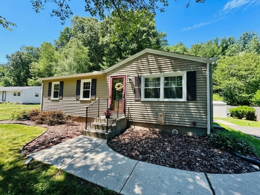Photo of 170 Treetop Ave