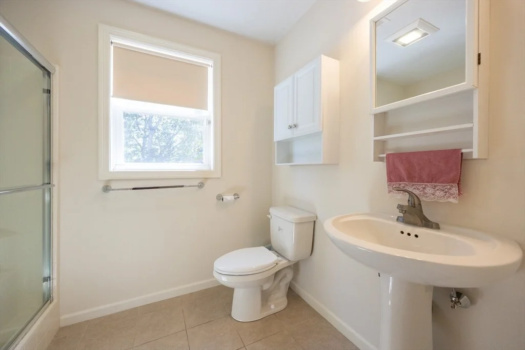Photo of 11 Willow Brook Ln