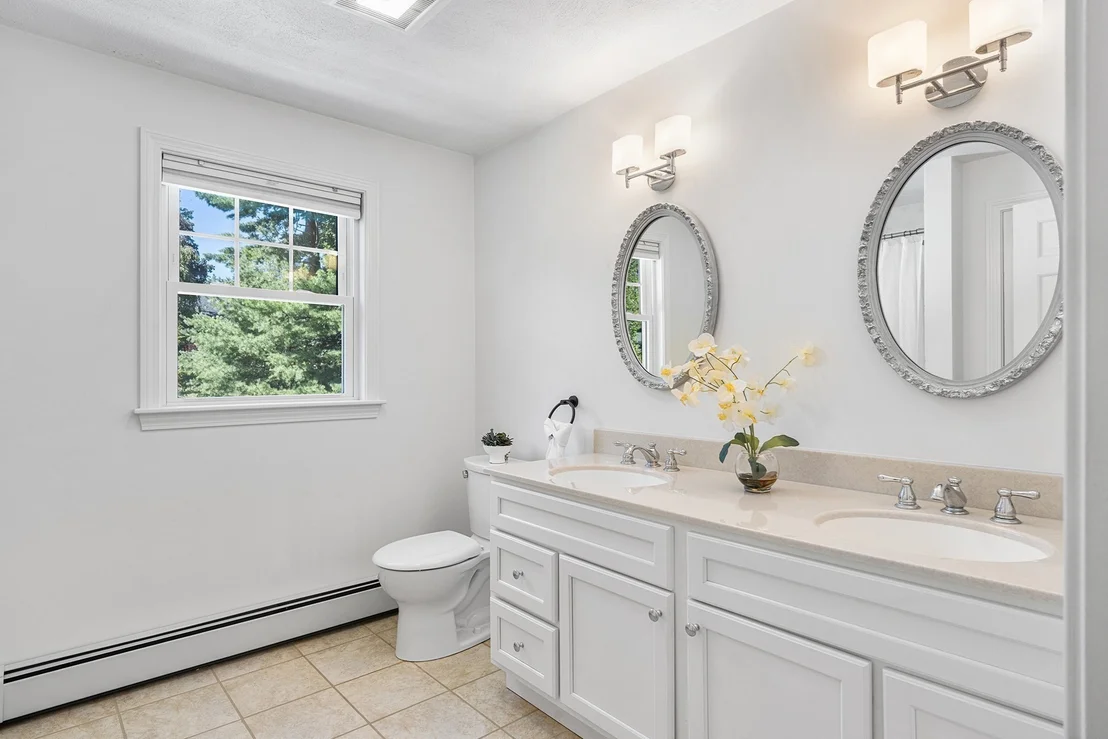 Photo of 8 Lantern Ln