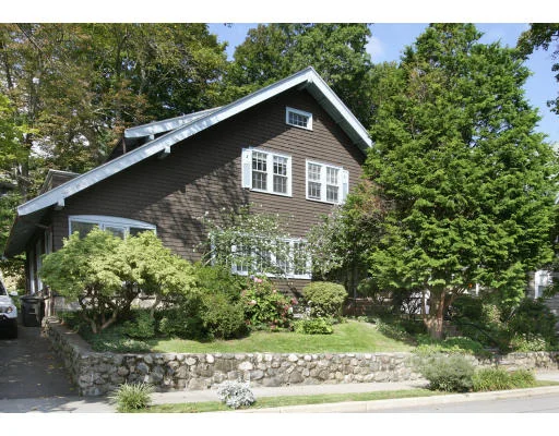 Photo of 40 Algonquin Road