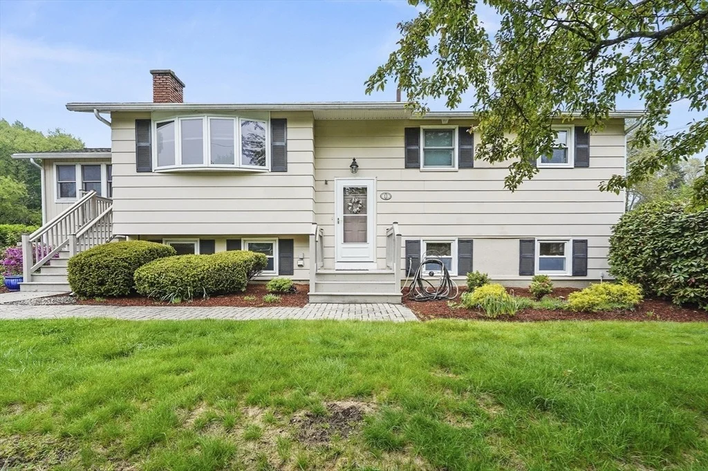 Photo of 11 Huron Dr