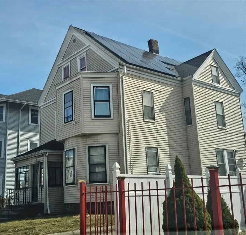 Photo of 1110 River St