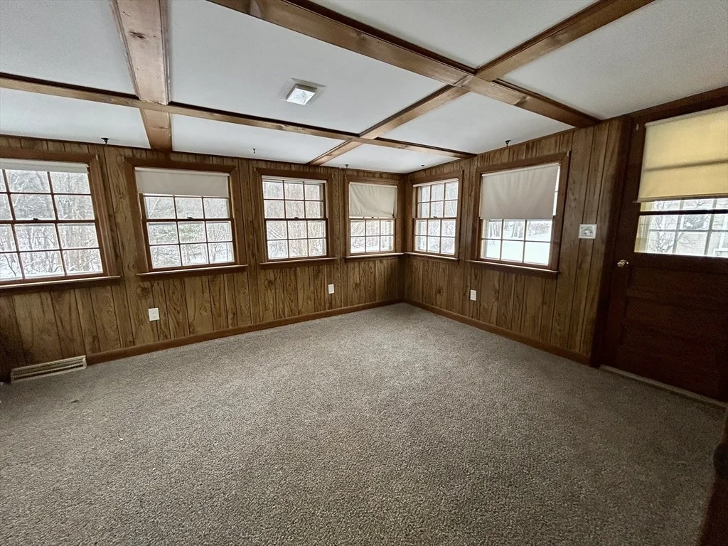 Photo of 48 Hemlock Dr